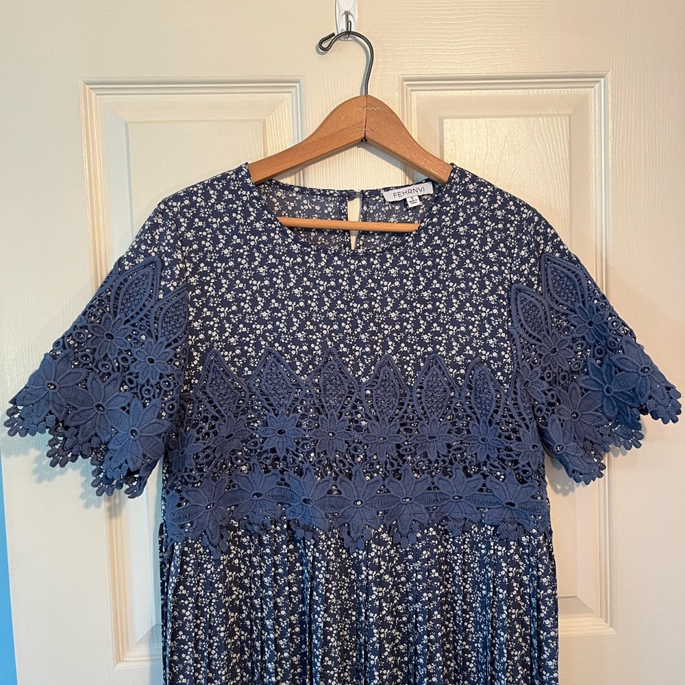 Chic Navy Lace Midi Dress - Picture 2 of 9